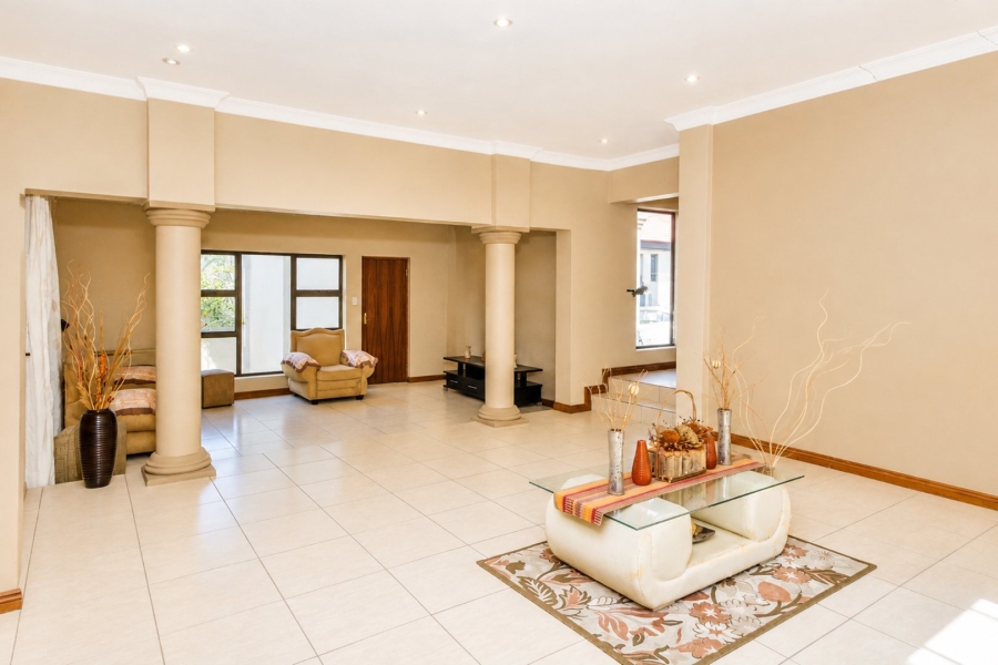 4 Bedroom Property for Sale in Kosmos Ridge North West